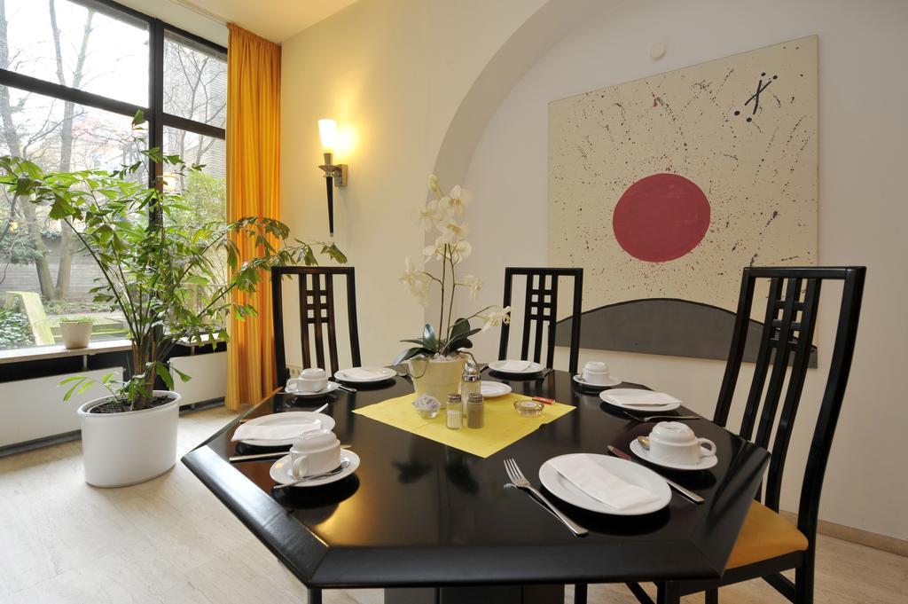 Cityhotel Koenigstrasse 3*